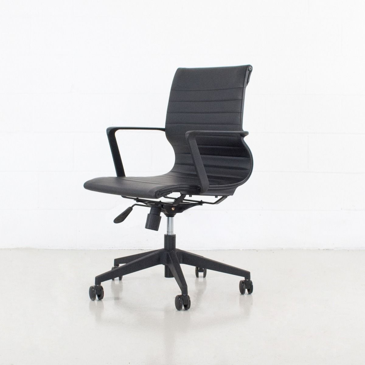 Ava Office Chair I Black Modern Komfort