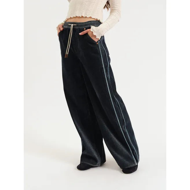 Shop Pants and Denim Online – Modern Komfort Canada