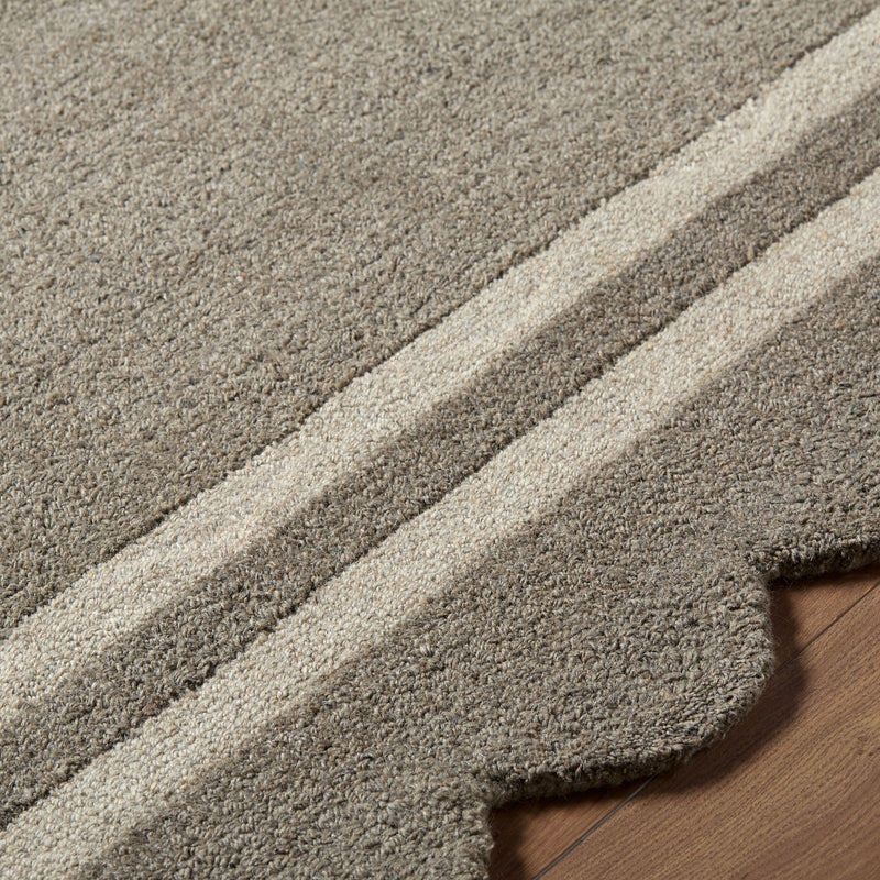 Scalloped Rug 2302 | Tan / Ivory