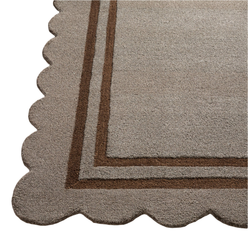 Scalloped Rug 2303 | Tan / Caramel